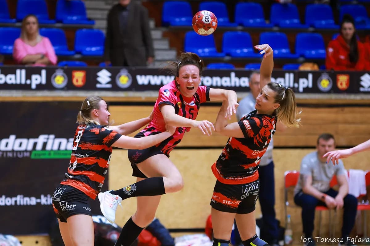 Skrót meczu 5. serii: Suzuki Korona Handball Kielce – MKS Piotrcovia