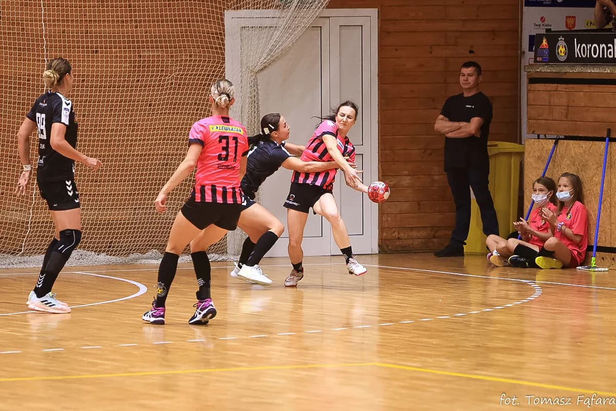 Suzuki Korona Handball Kielce – MKS Funfloor Perła Lublin 22:29