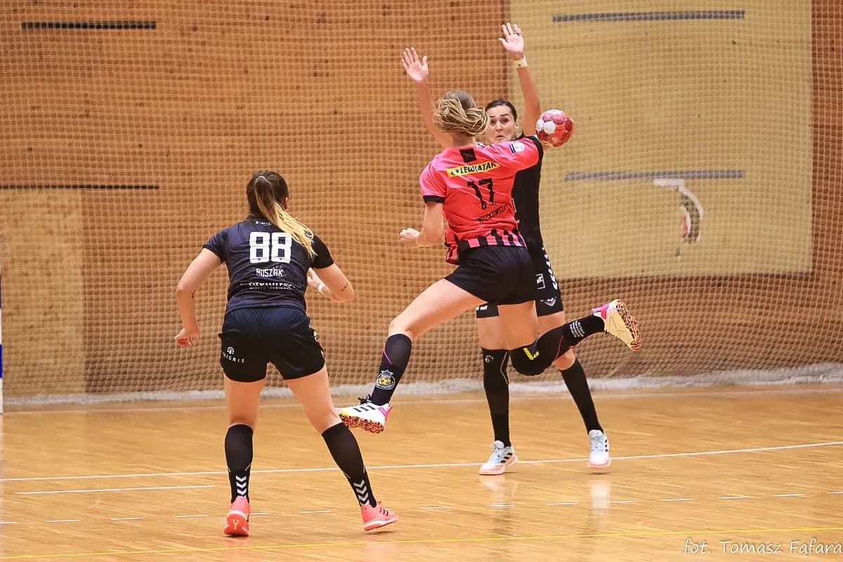 Suzuki Korona Handball Kielce – MKS Funfloor Perła Lublin 22:29