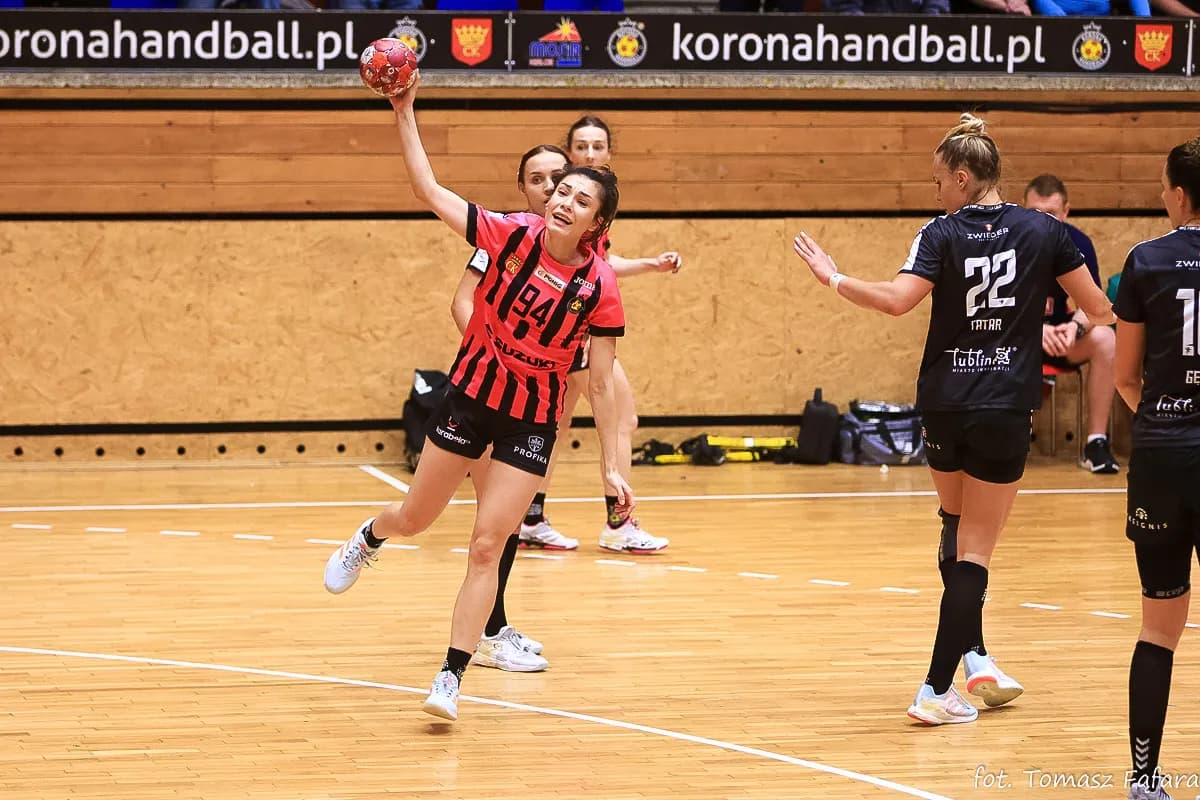 Suzuki Korona Handball Kielce – MKS Funfloor Perła Lublin 22:29