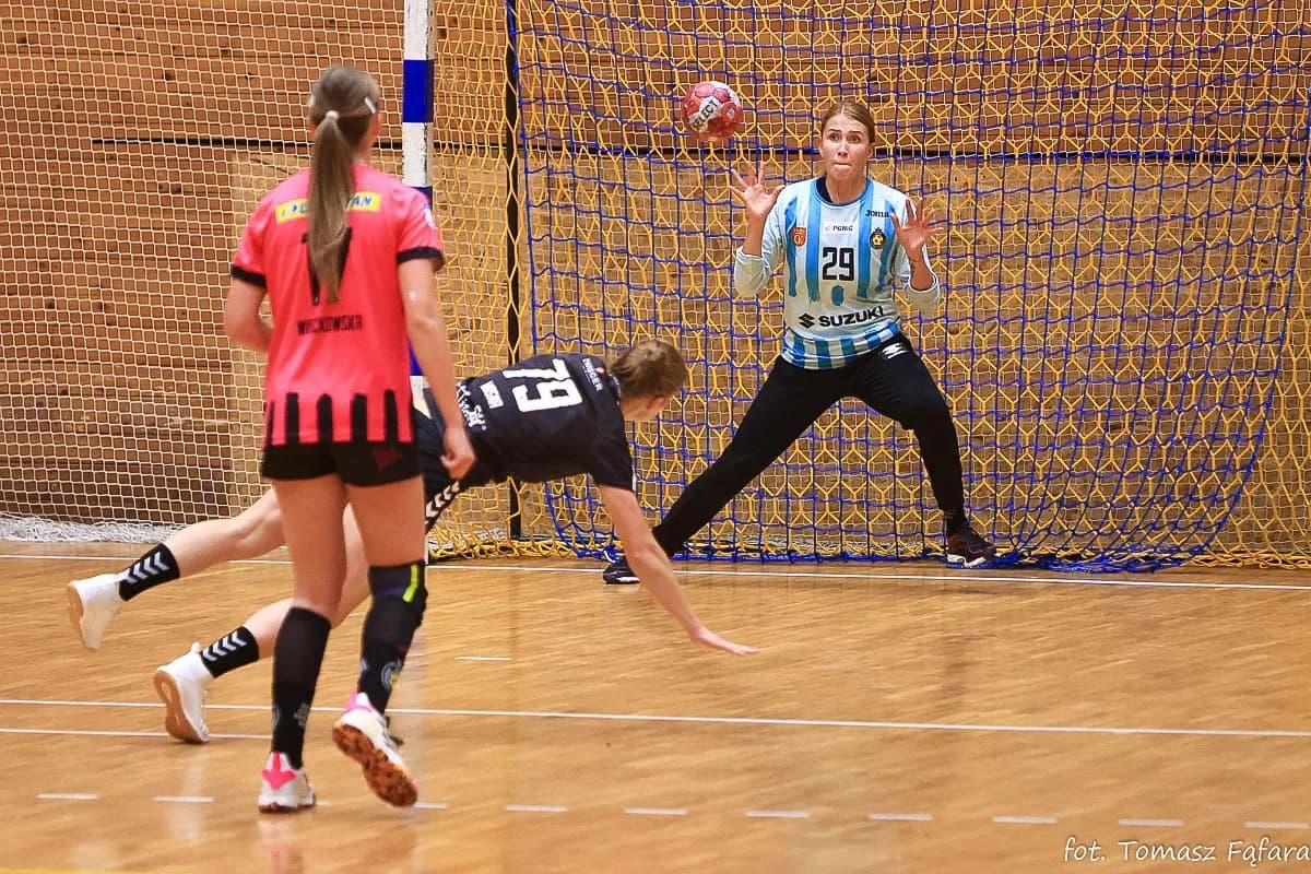 Suzuki Korona Handball Kielce – MKS Funfloor Perła Lublin 22:29