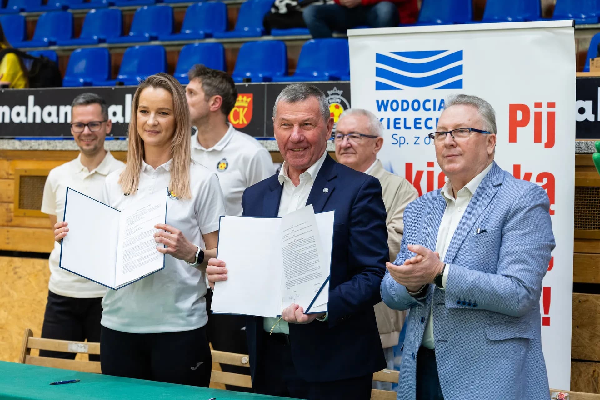 Zdjęcia z meczu Korona Handball – SPR Olkusz