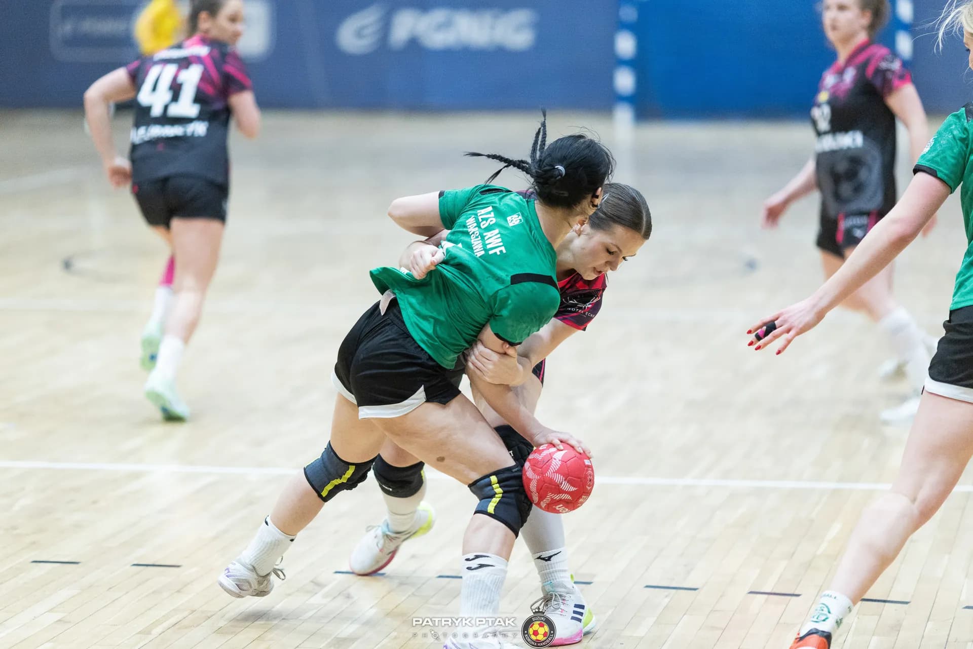 Zdjęcia z meczu Suzuki Korona Handball – Handball AZS AWF