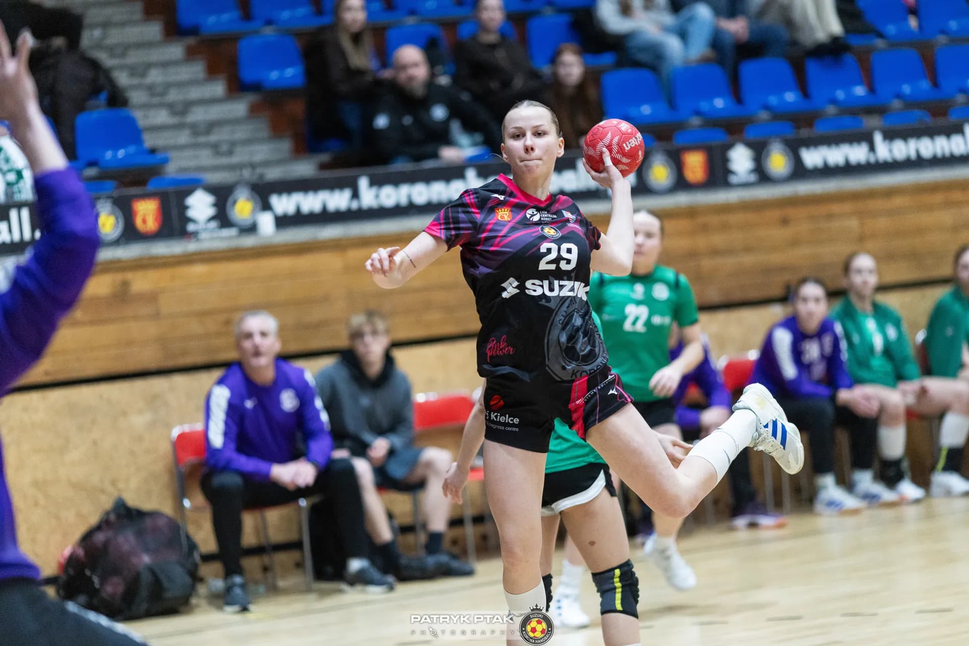 Zdjęcia z meczu Suzuki Korona Handball – Handball AZS AWF
