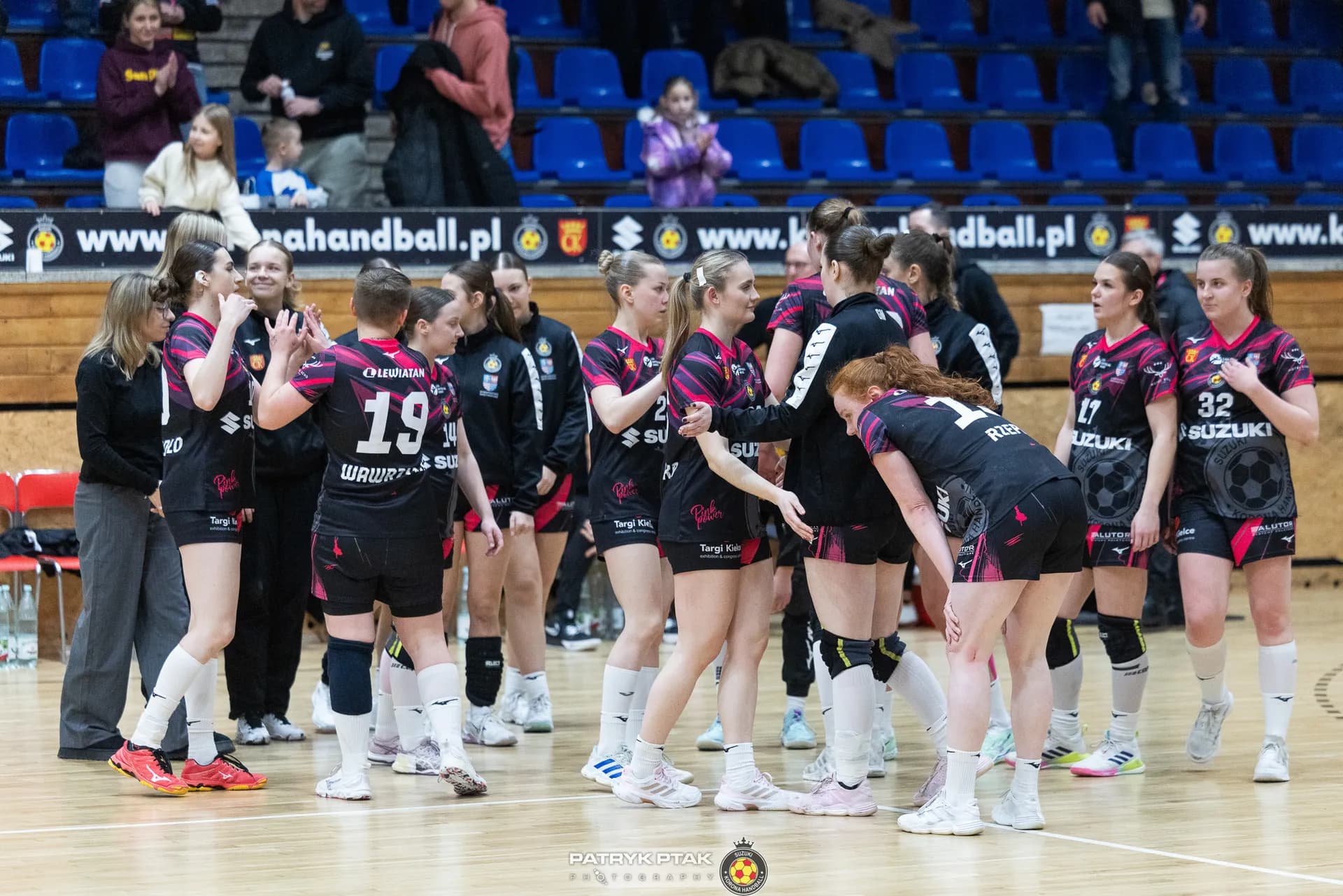 Zdjęcia z meczu Suzuki Korona Handball – Handball AZS AWF