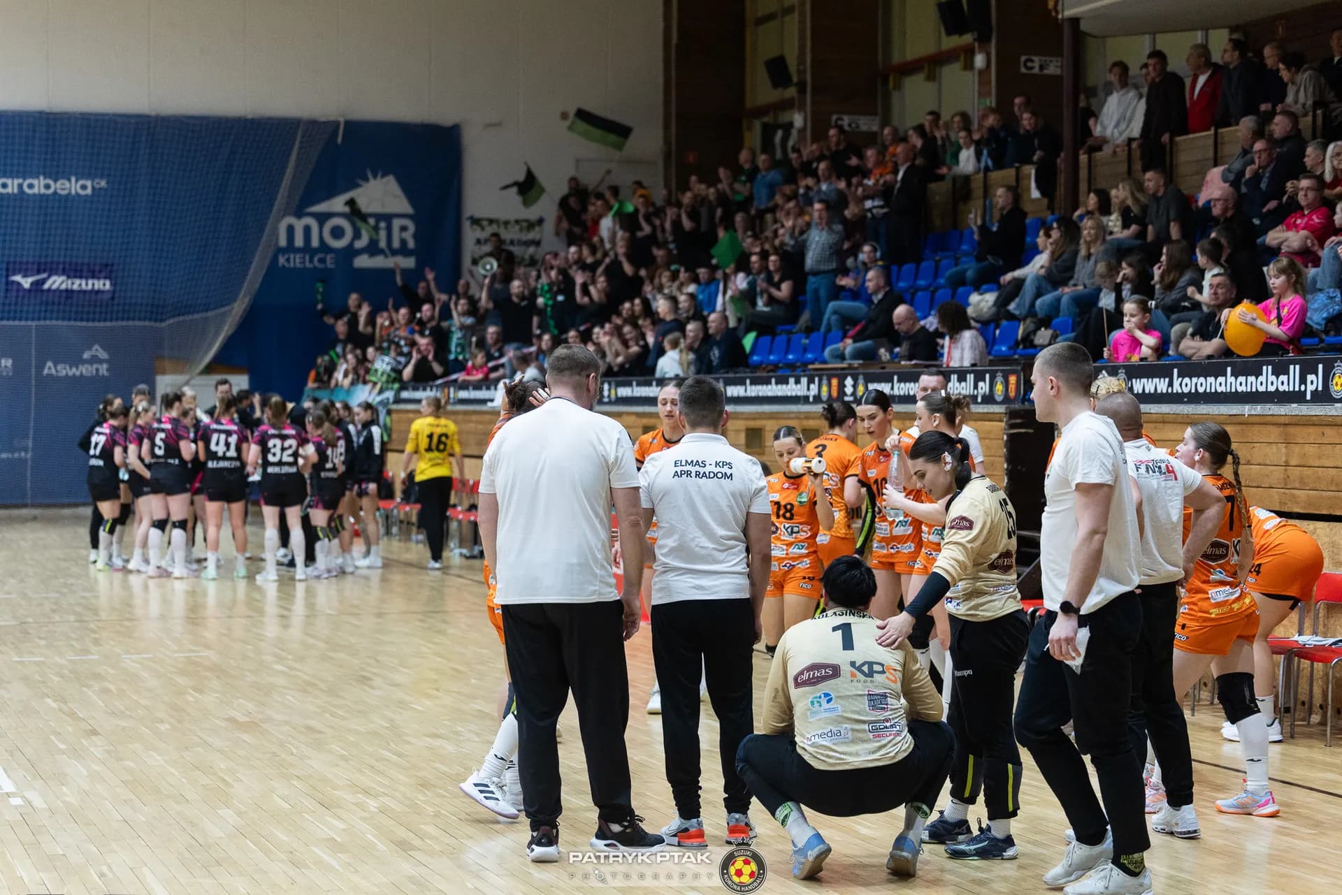Zdjęcia z meczu Korona Handball – APR Radom