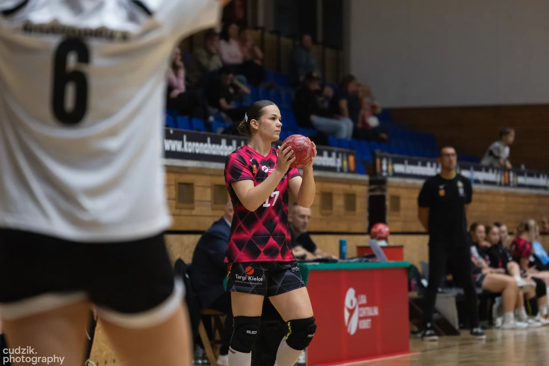Zdjęcia z meczu Korona Handball Kielce – SPR Olkusz