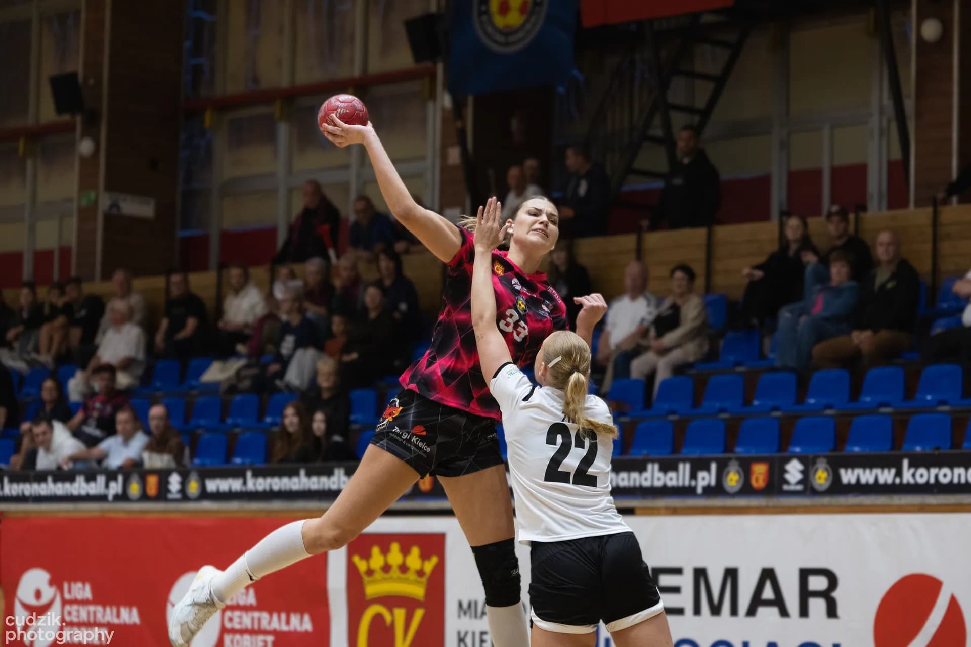 Zdjęcia z meczu Korona Handball Kielce – SPR Olkusz