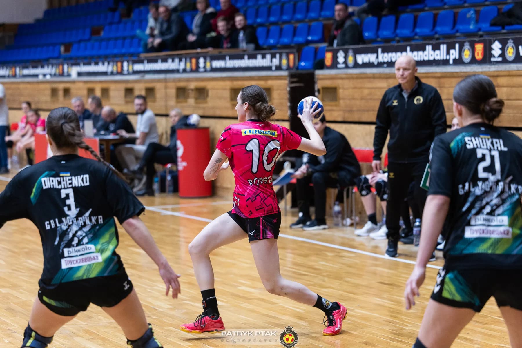 Galeria z meczu Suzuki Korona Handball Kielce – Galiczanka Lwów  fot. Patryk Ptak. Dziękujemy