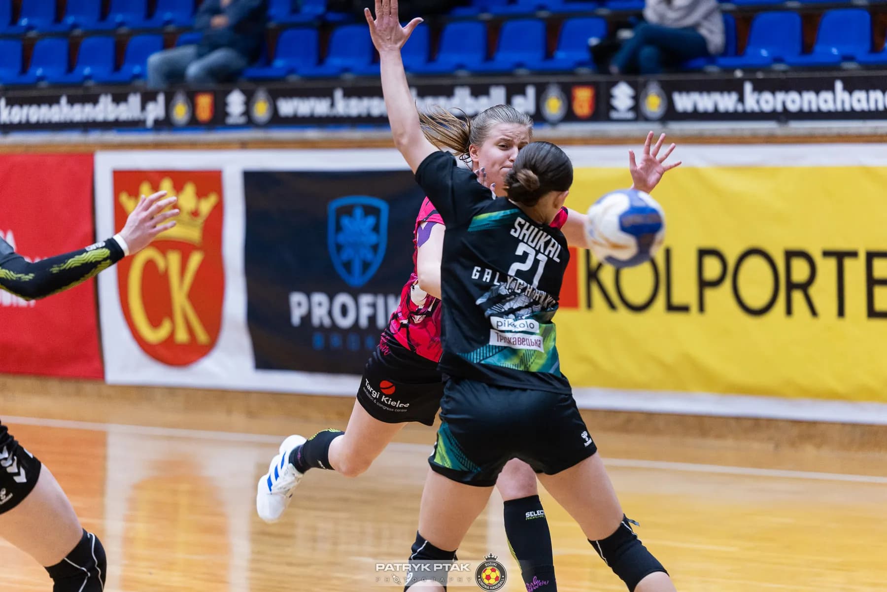 Galeria z meczu Suzuki Korona Handball Kielce – Galiczanka Lwów  fot. Patryk Ptak. Dziękujemy