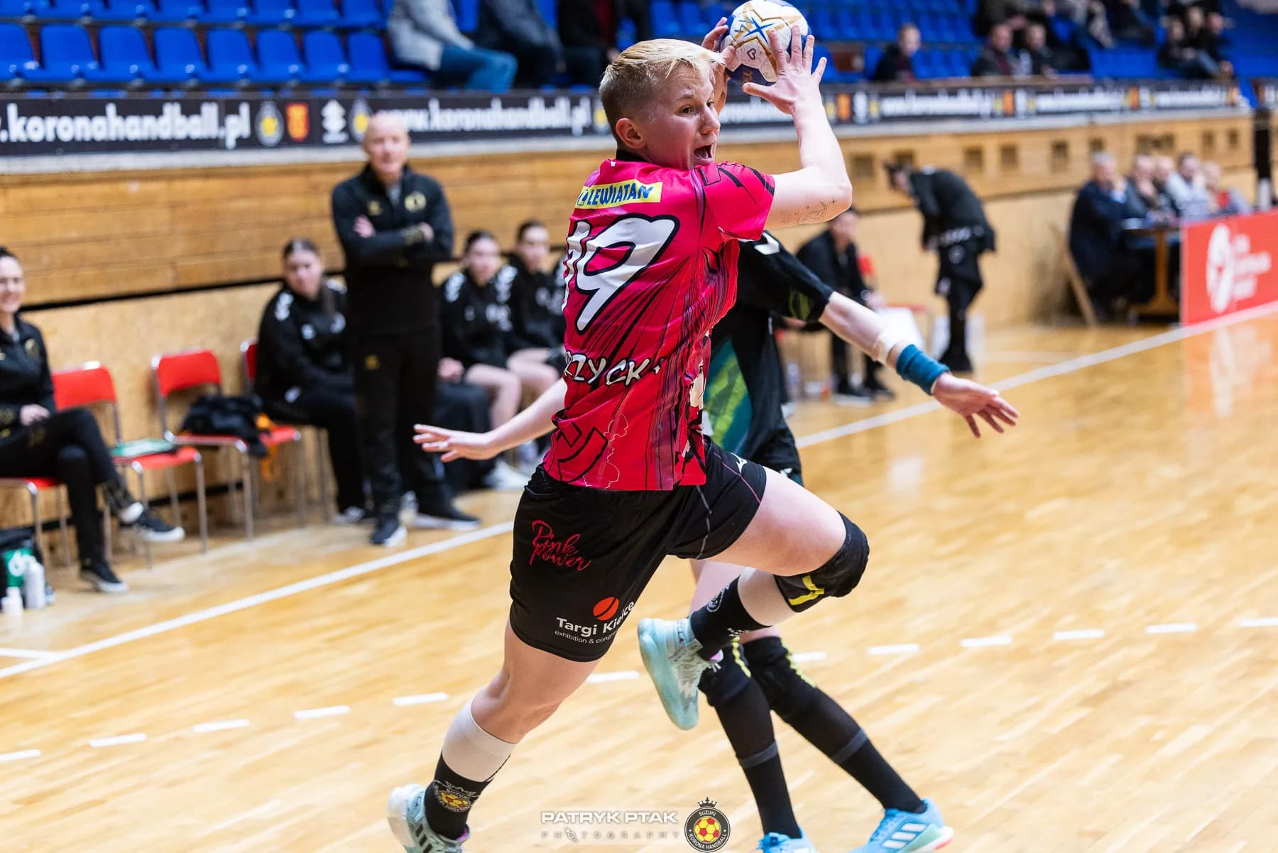 Galeria z meczu Suzuki Korona Handball Kielce – Galiczanka Lwów  fot. Patryk Ptak. Dziękujemy