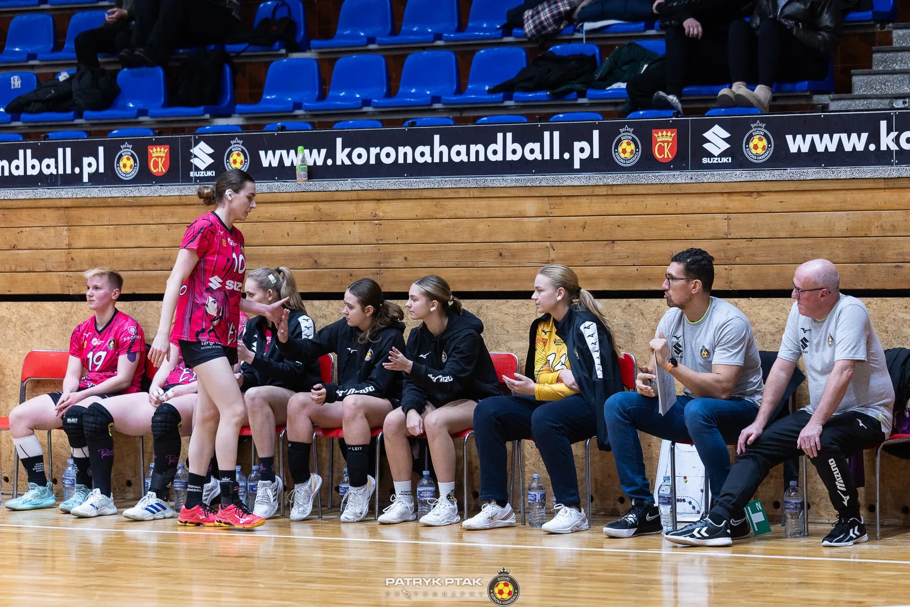 Galeria z meczu Suzuki Korona Handball Kielce – Galiczanka Lwów  fot. Patryk Ptak. Dziękujemy