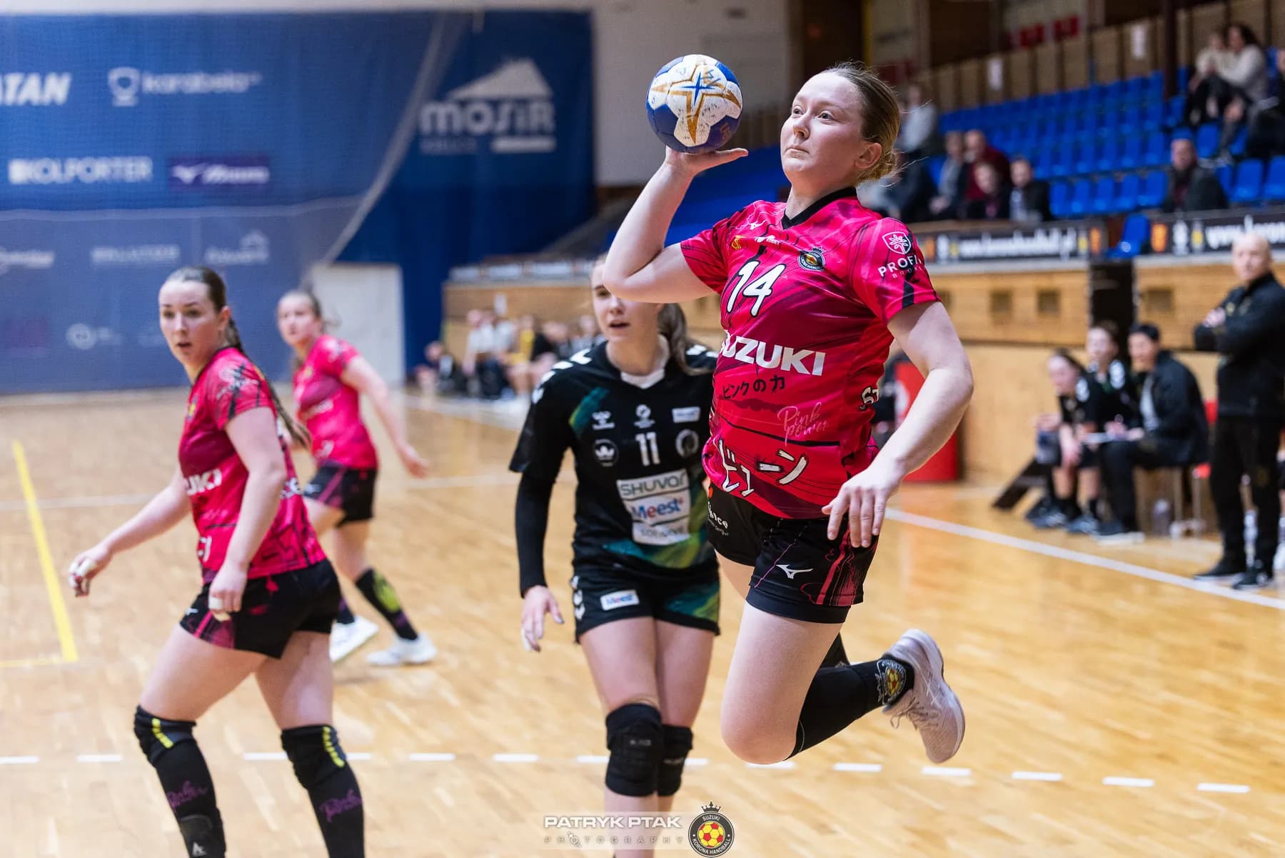 Galeria z meczu Suzuki Korona Handball Kielce – Galiczanka Lwów  fot. Patryk Ptak. Dziękujemy
