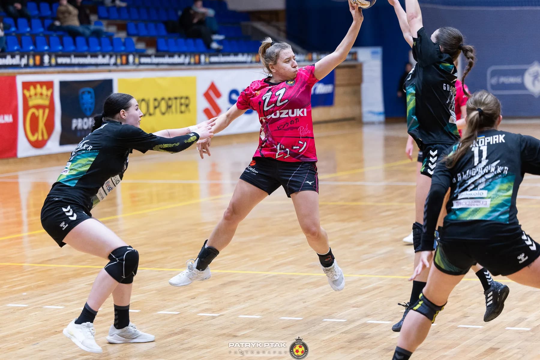 Galeria z meczu Suzuki Korona Handball Kielce – Galiczanka Lwów  fot. Patryk Ptak. Dziękujemy