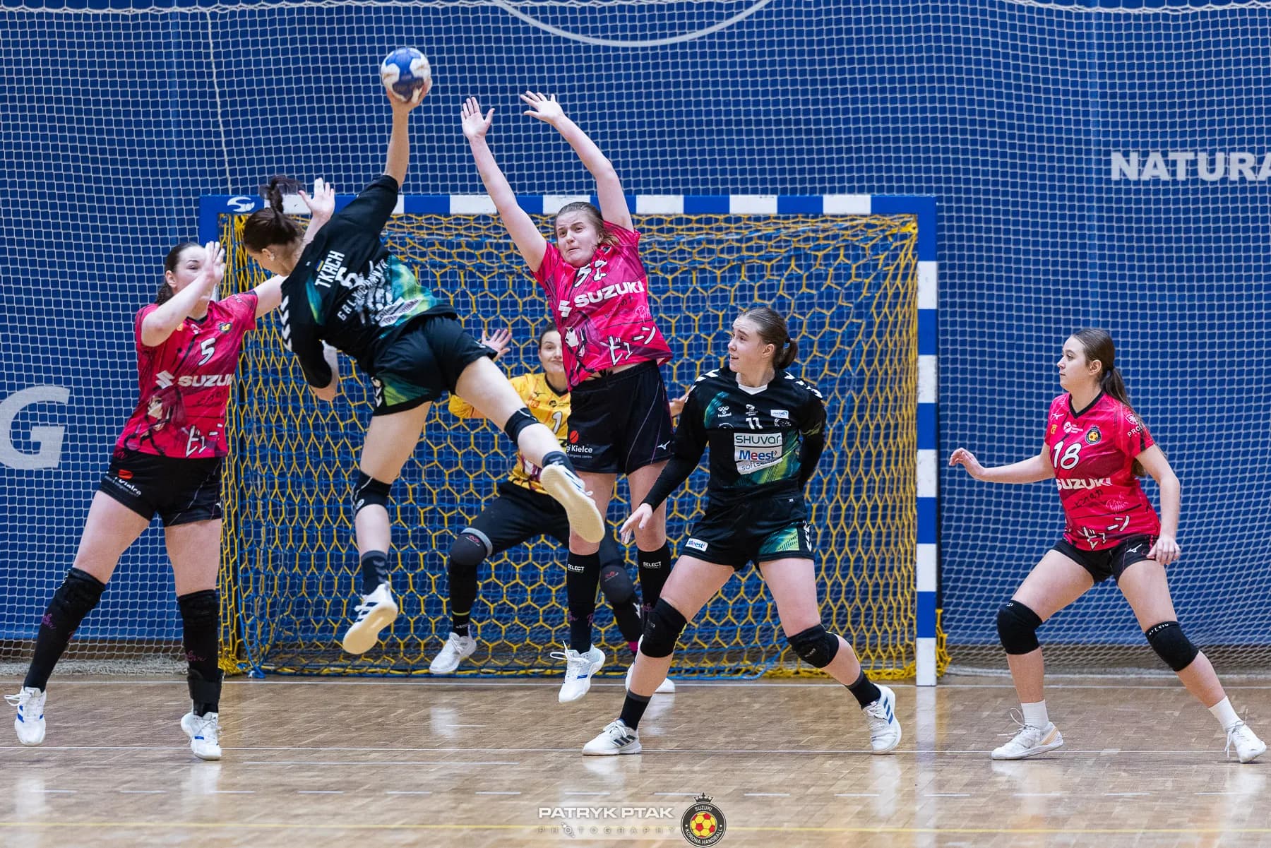 Galeria z meczu Suzuki Korona Handball Kielce – Galiczanka Lwów  fot. Patryk Ptak. Dziękujemy