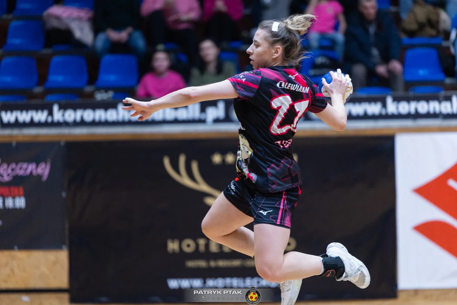 Galeria z meczu Suzuki Korona Handball Kielce – MKS Vitamineo Jelenia Góra