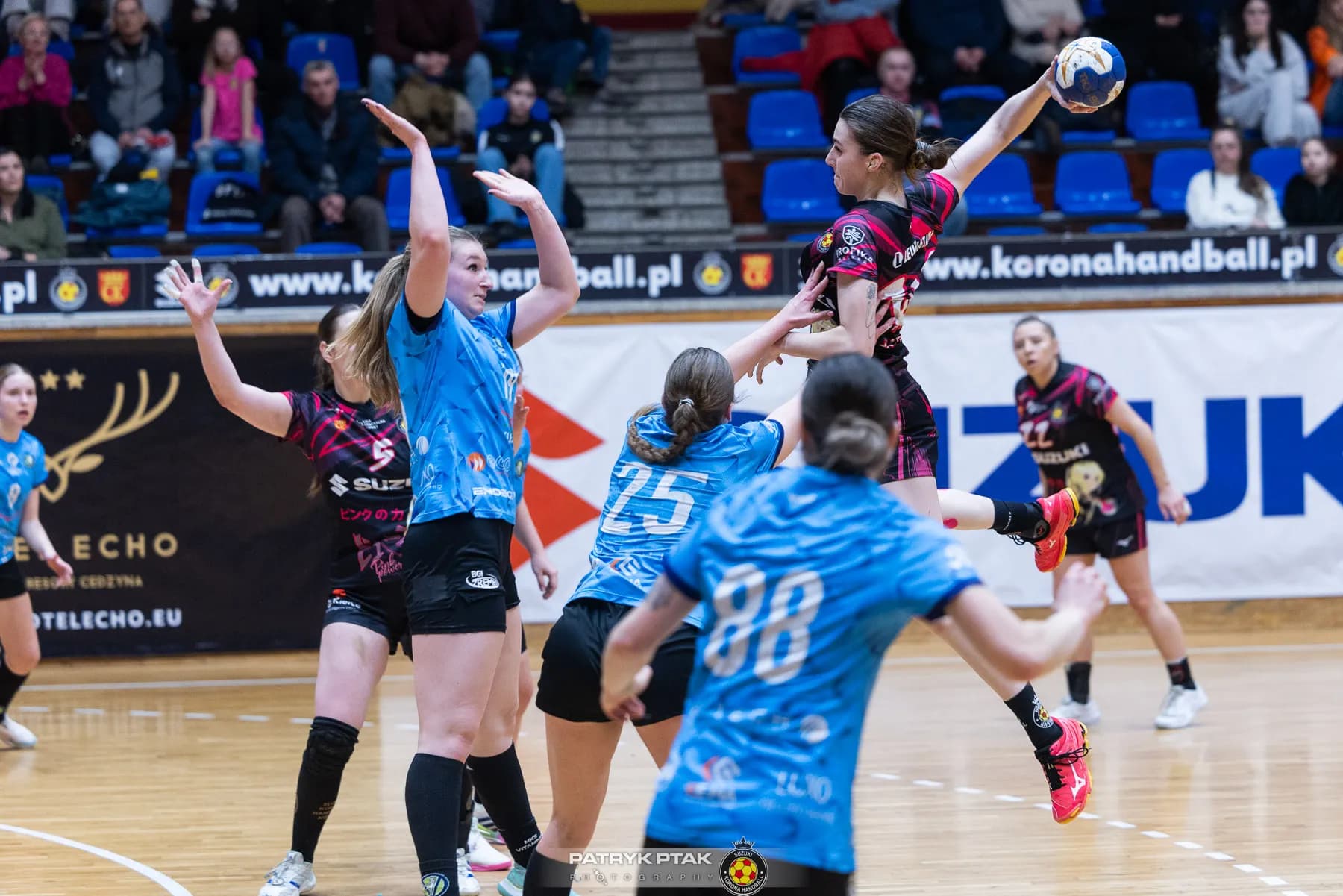 Galeria z meczu Suzuki Korona Handball Kielce – MKS Vitamineo Jelenia Góra