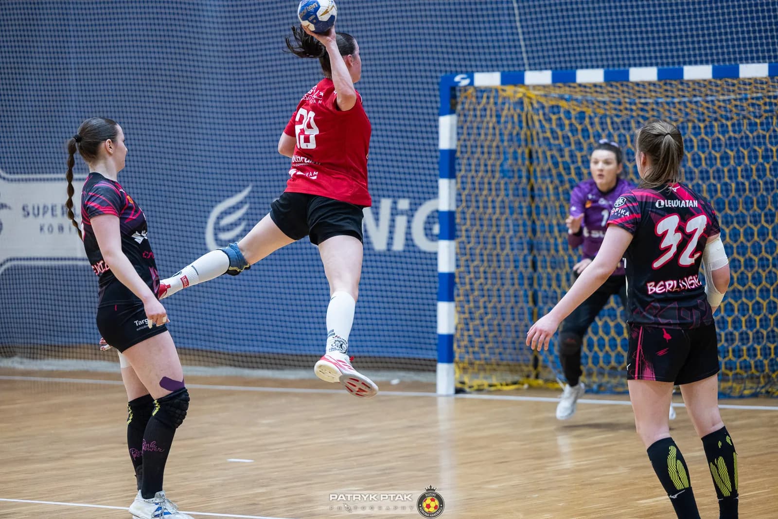 Galeria z meczu Suzuki Korona Handball Kielce – Eisberg Dziewiątka Legnica
