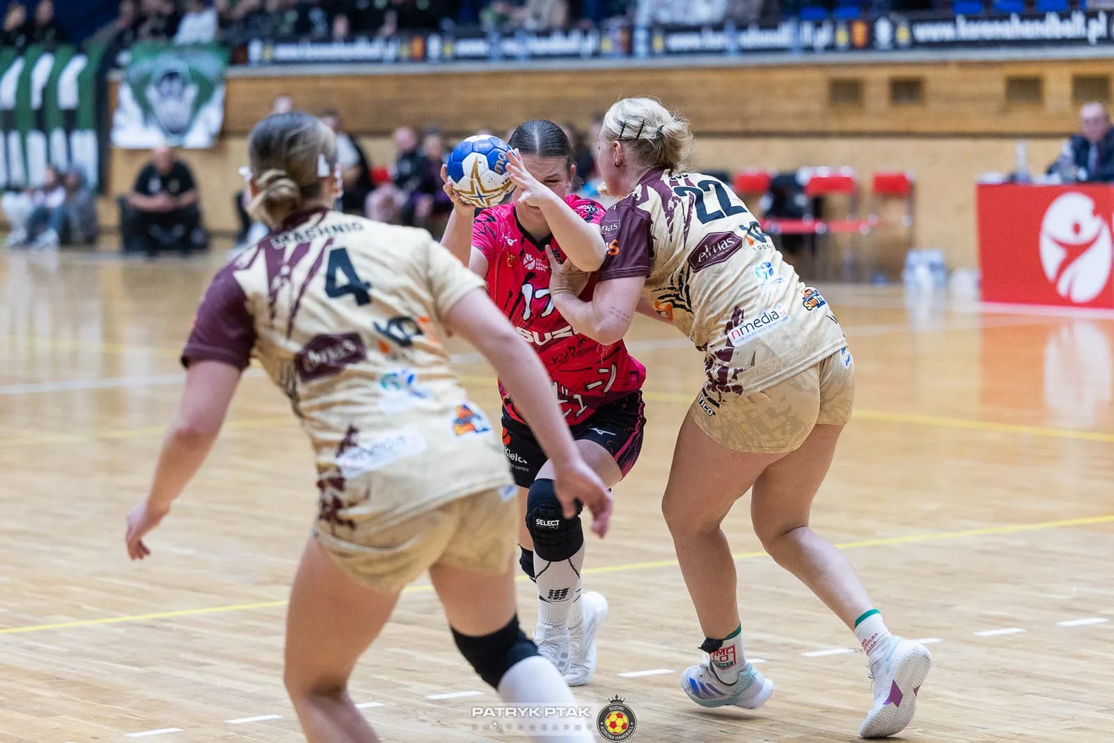 Galeria zdjęć z meczu Suzuki Korona Handball -Elmas-KPS APR Radom,   📷fot. Patryk Ptak