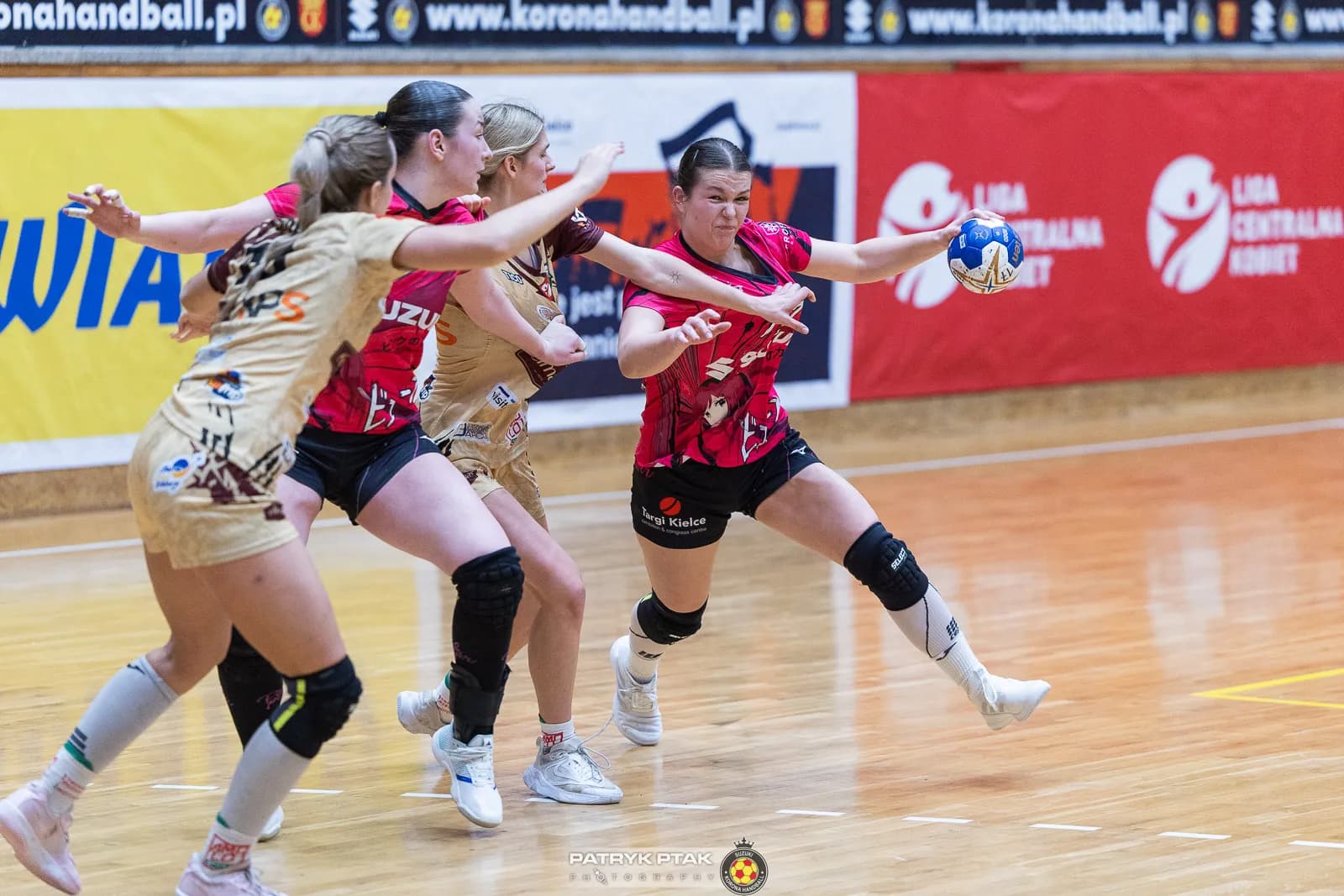 Galeria zdjęć z meczu Suzuki Korona Handball -Elmas-KPS APR Radom,   📷fot. Patryk Ptak