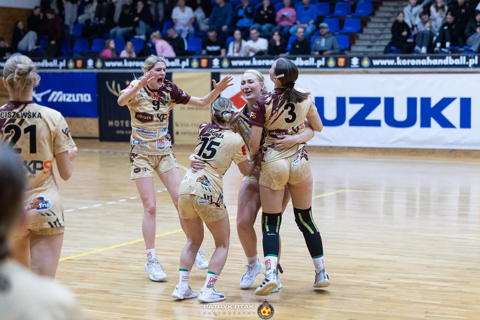 Galeria zdjęć z meczu Suzuki Korona Handball -Elmas-KPS APR Radom,   📷fot. Patryk Ptak