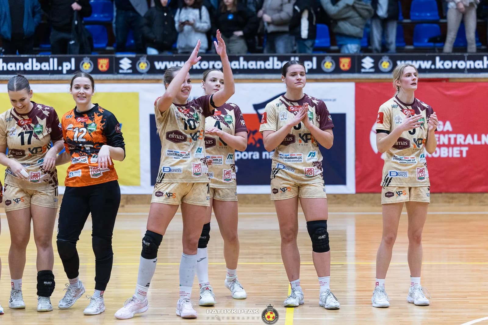 Galeria zdjęć z meczu Suzuki Korona Handball -Elmas-KPS APR Radom,   📷fot. Patryk Ptak