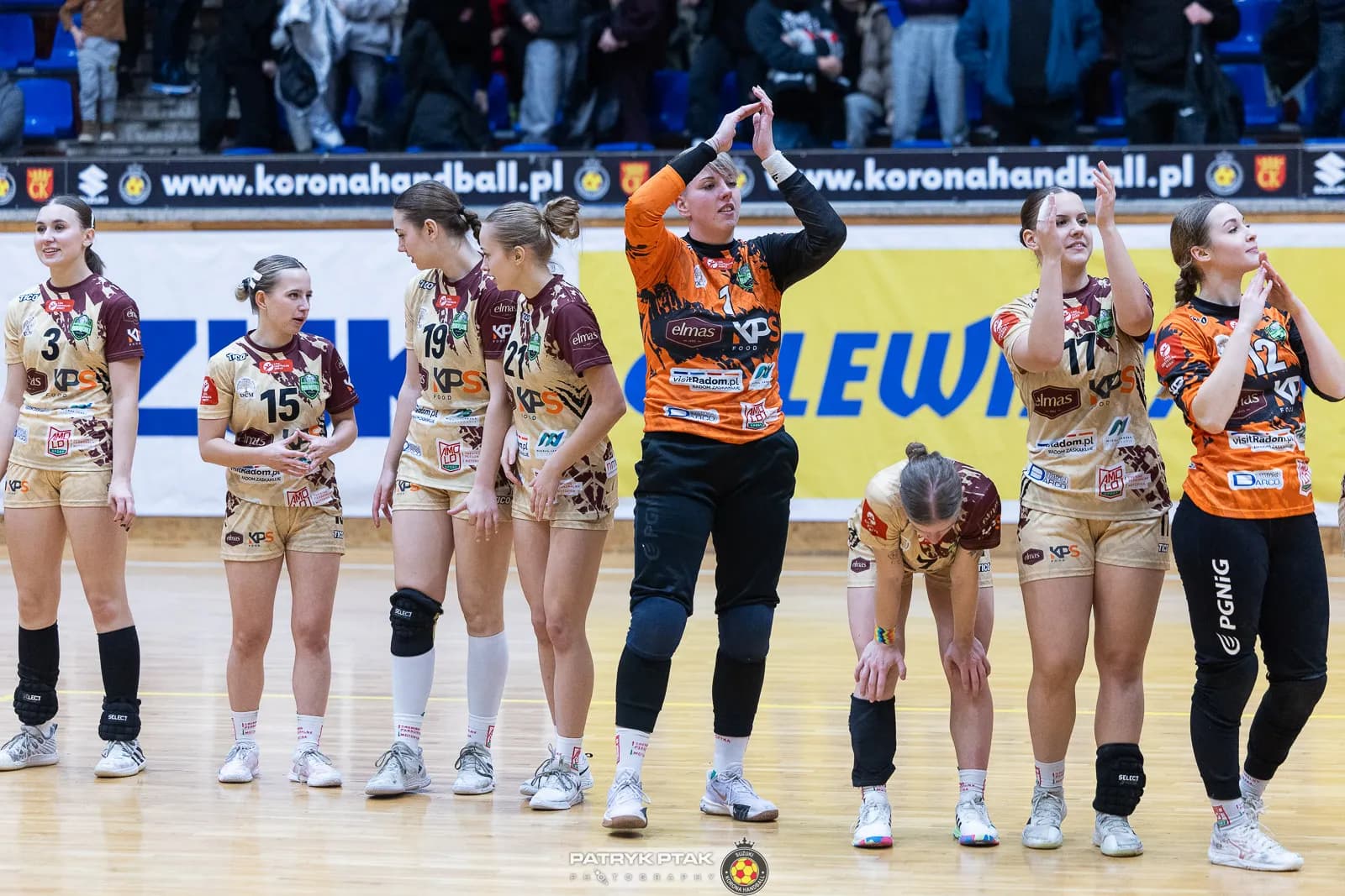 Galeria zdjęć z meczu Suzuki Korona Handball -Elmas-KPS APR Radom,   📷fot. Patryk Ptak