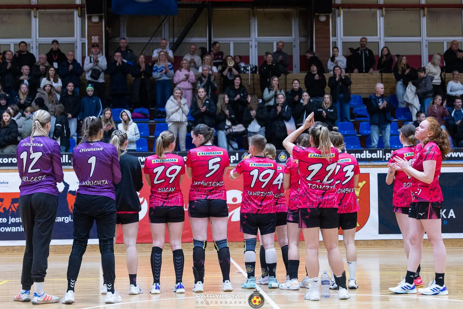 Galeria zdjęć z meczu Suzuki Korona Handball -Elmas-KPS APR Radom,   📷fot. Patryk Ptak
