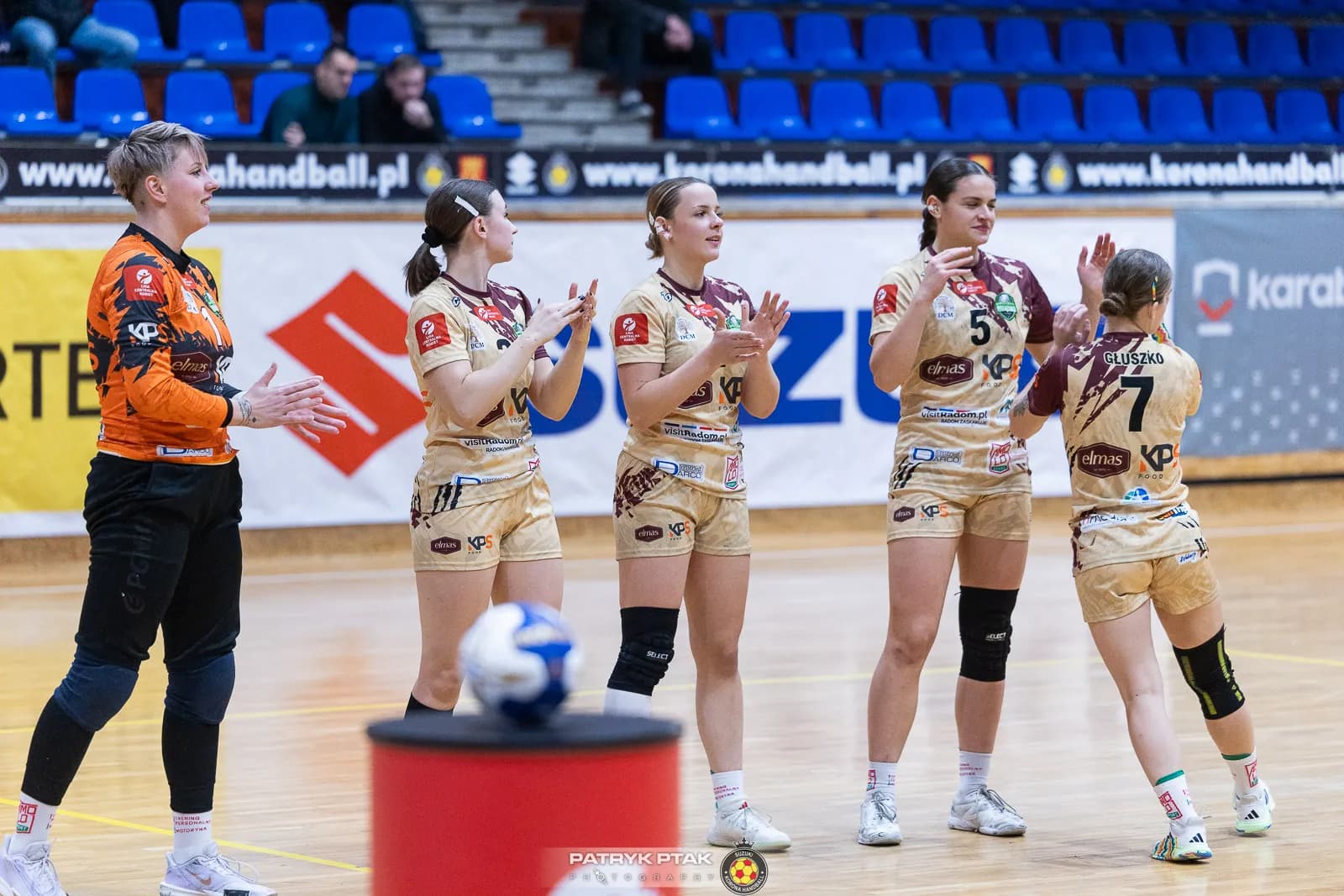 Galeria zdjęć z meczu Suzuki Korona Handball -Elmas-KPS APR Radom,   📷fot. Patryk Ptak