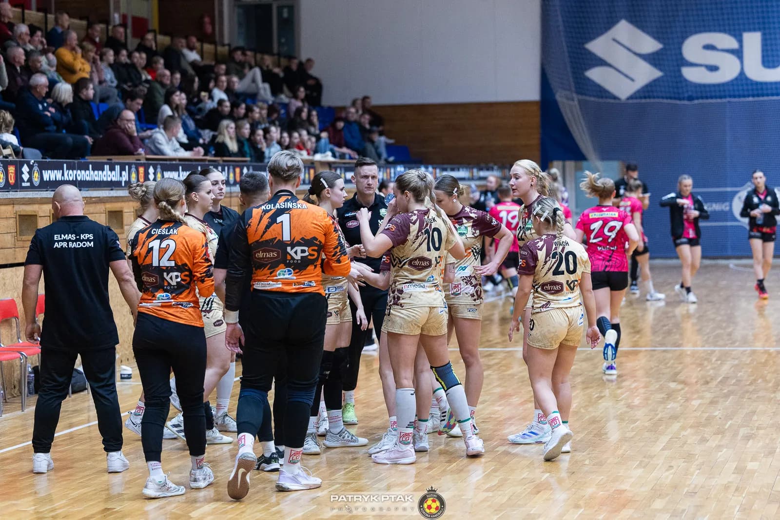 Galeria zdjęć z meczu Suzuki Korona Handball -Elmas-KPS APR Radom,   📷fot. Patryk Ptak