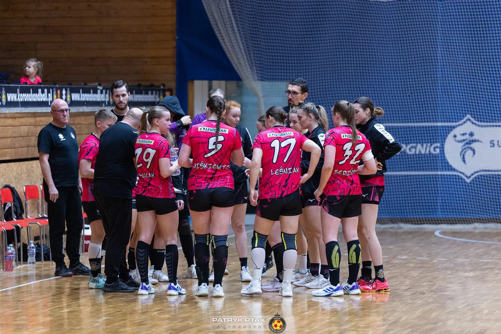 Galeria zdjęć z meczu Suzuki Korona Handball -Elmas-KPS APR Radom,   📷fot. Patryk Ptak