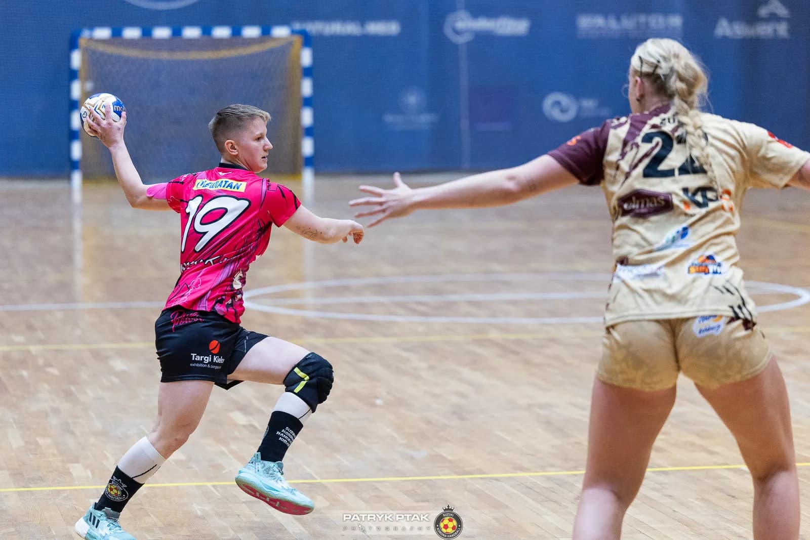 Galeria zdjęć z meczu Suzuki Korona Handball -Elmas-KPS APR Radom,   📷fot. Patryk Ptak