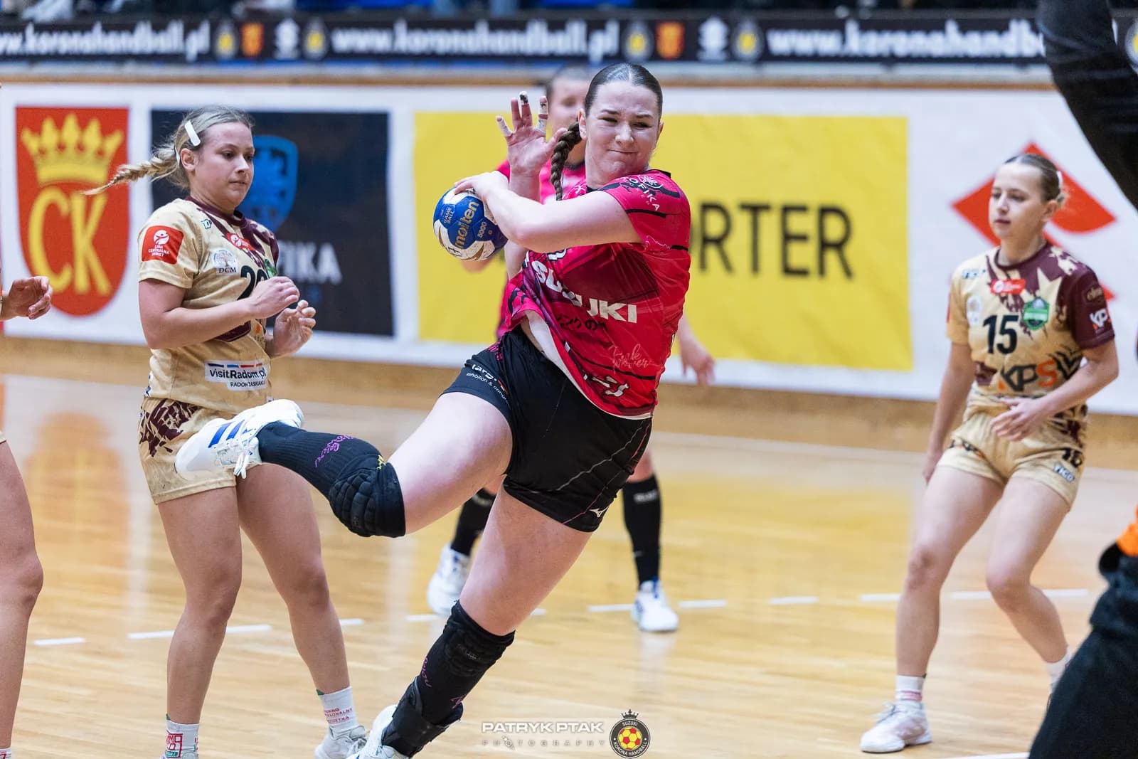 Galeria zdjęć z meczu Suzuki Korona Handball -Elmas-KPS APR Radom,   📷fot. Patryk Ptak