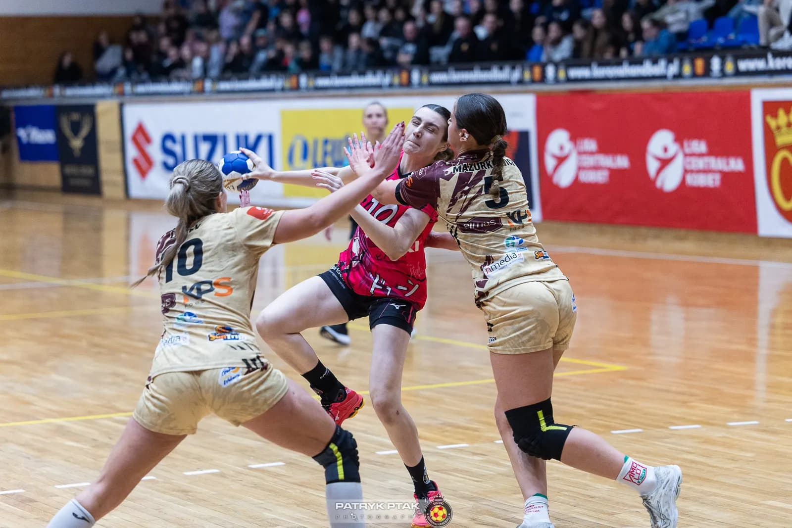 Galeria zdjęć z meczu Suzuki Korona Handball -Elmas-KPS APR Radom,   📷fot. Patryk Ptak