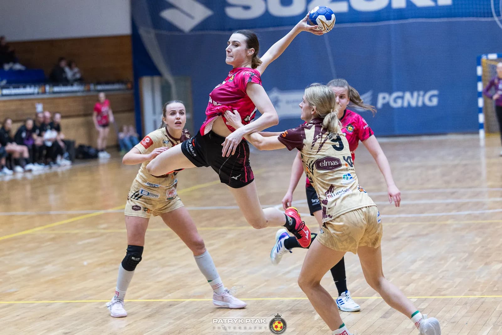 Galeria zdjęć z meczu Suzuki Korona Handball -Elmas-KPS APR Radom,   📷fot. Patryk Ptak