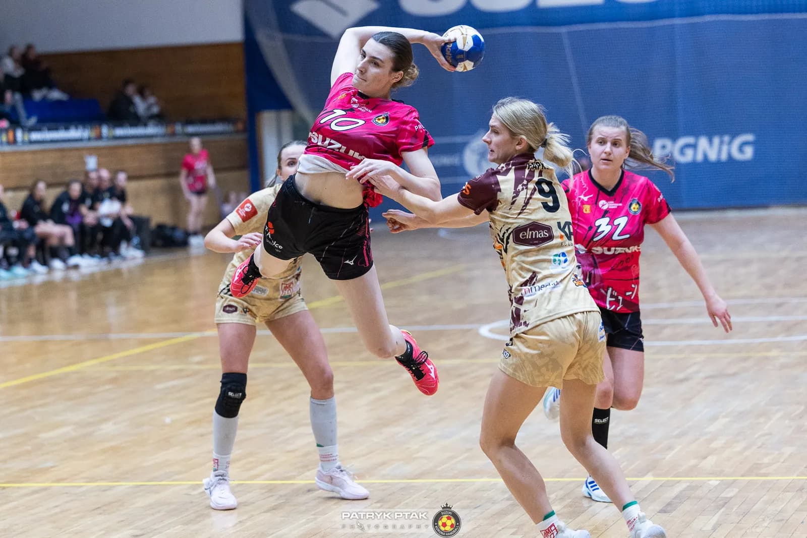 Galeria zdjęć z meczu Suzuki Korona Handball -Elmas-KPS APR Radom,   📷fot. Patryk Ptak