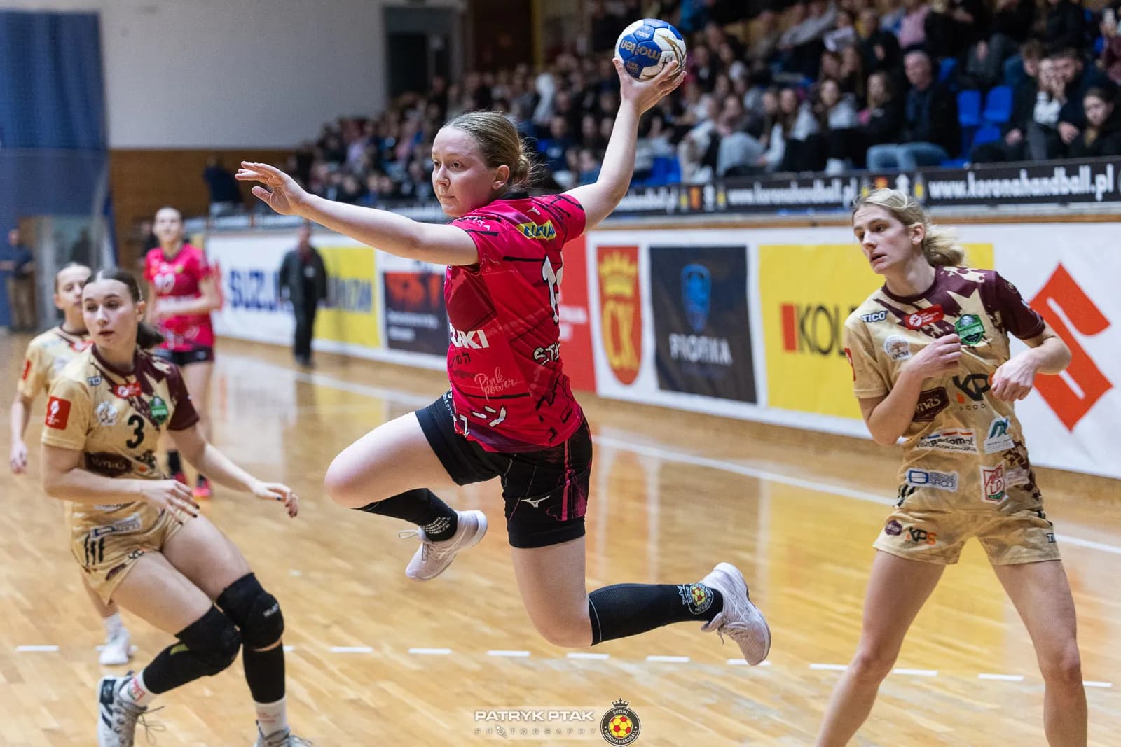 Galeria zdjęć z meczu Suzuki Korona Handball -Elmas-KPS APR Radom,   📷fot. Patryk Ptak