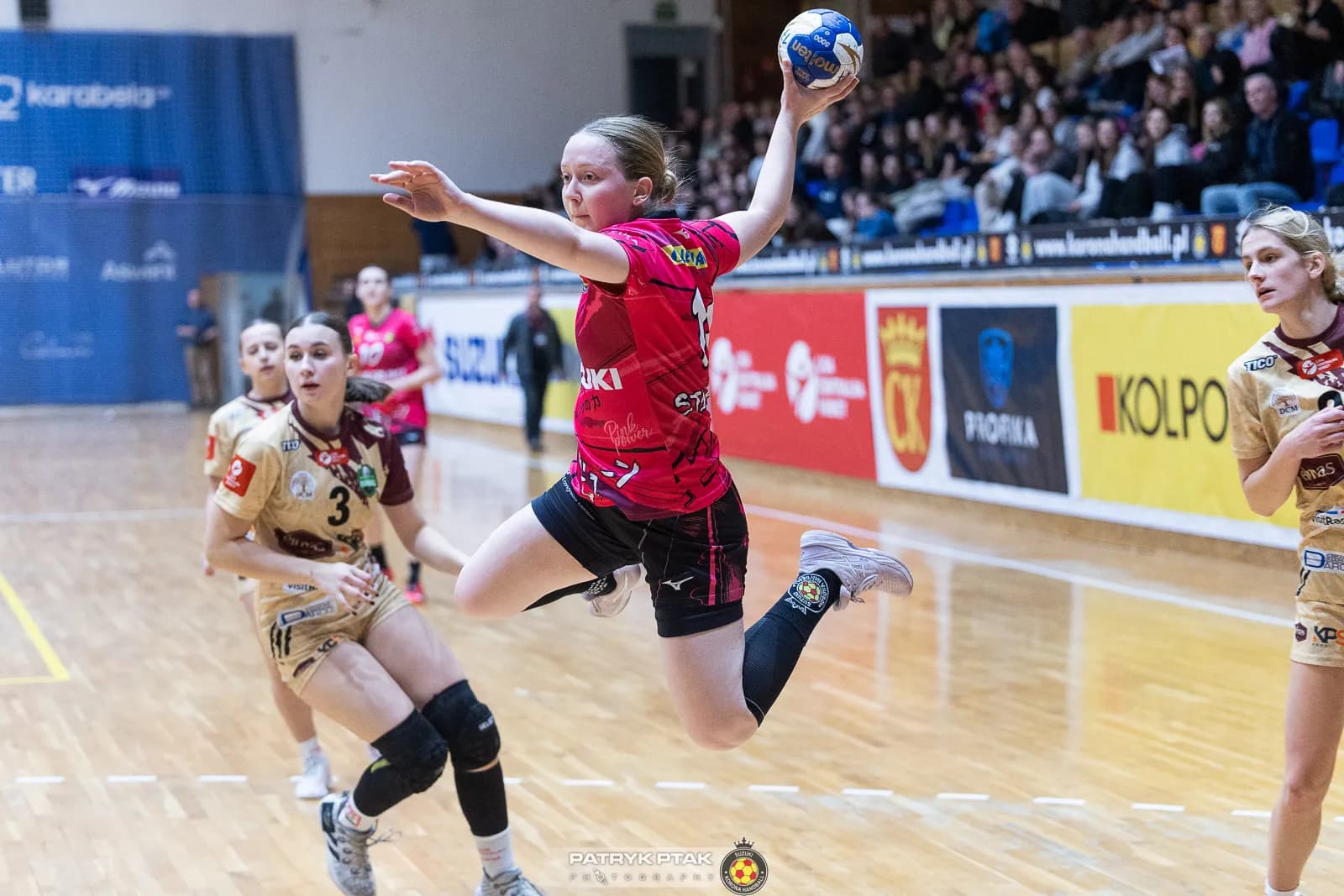 Galeria zdjęć z meczu Suzuki Korona Handball -Elmas-KPS APR Radom,   📷fot. Patryk Ptak