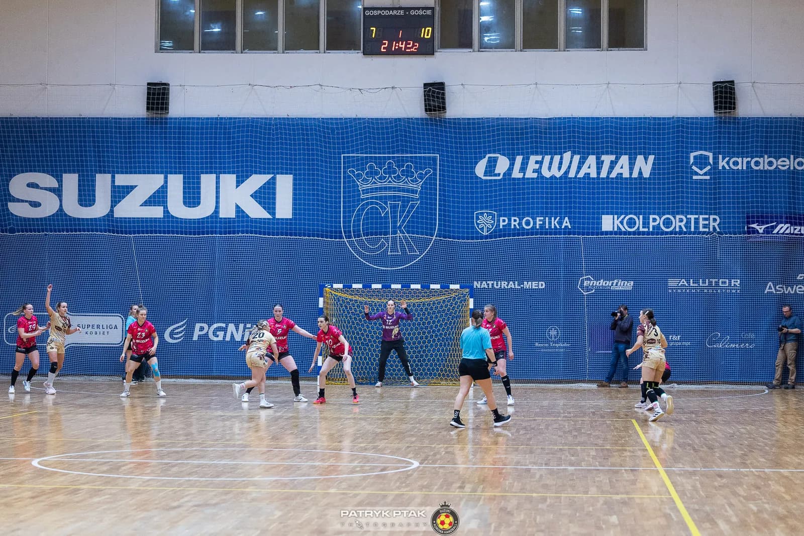 Galeria zdjęć z meczu Suzuki Korona Handball -Elmas-KPS APR Radom,   📷fot. Patryk Ptak