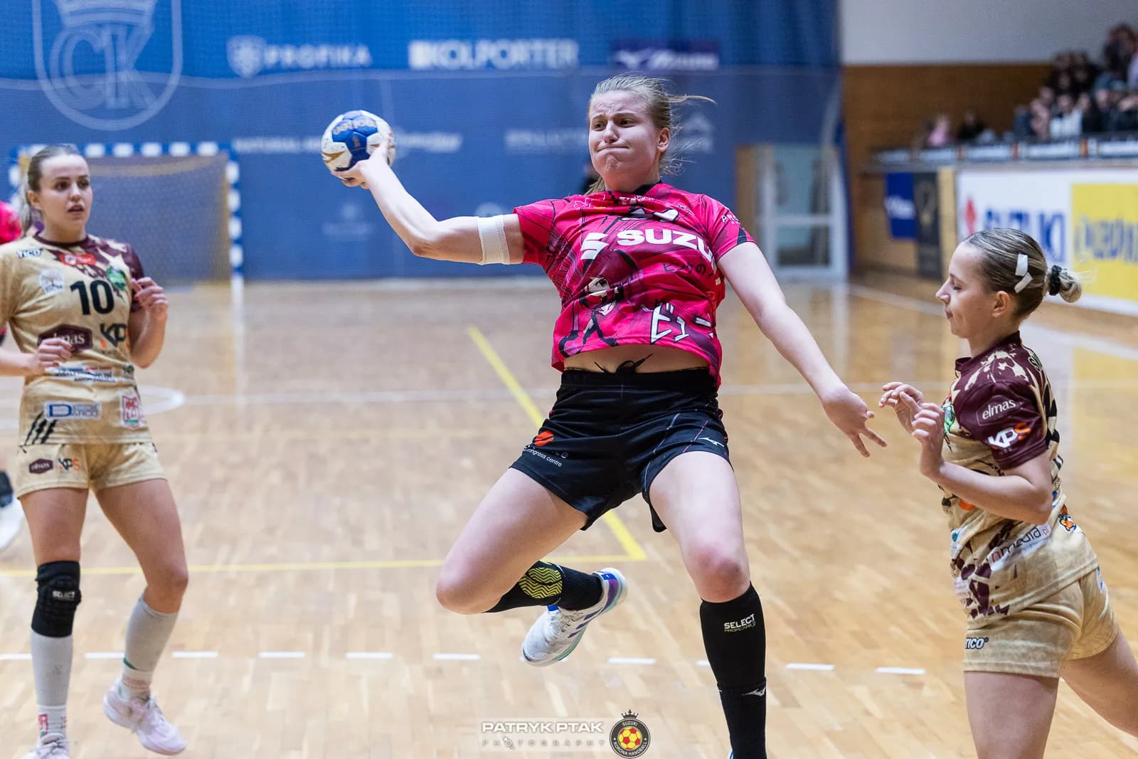Galeria zdjęć z meczu Suzuki Korona Handball -Elmas-KPS APR Radom,   📷fot. Patryk Ptak