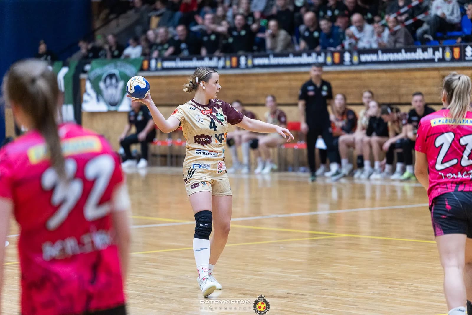 Galeria zdjęć z meczu Suzuki Korona Handball -Elmas-KPS APR Radom,   📷fot. Patryk Ptak