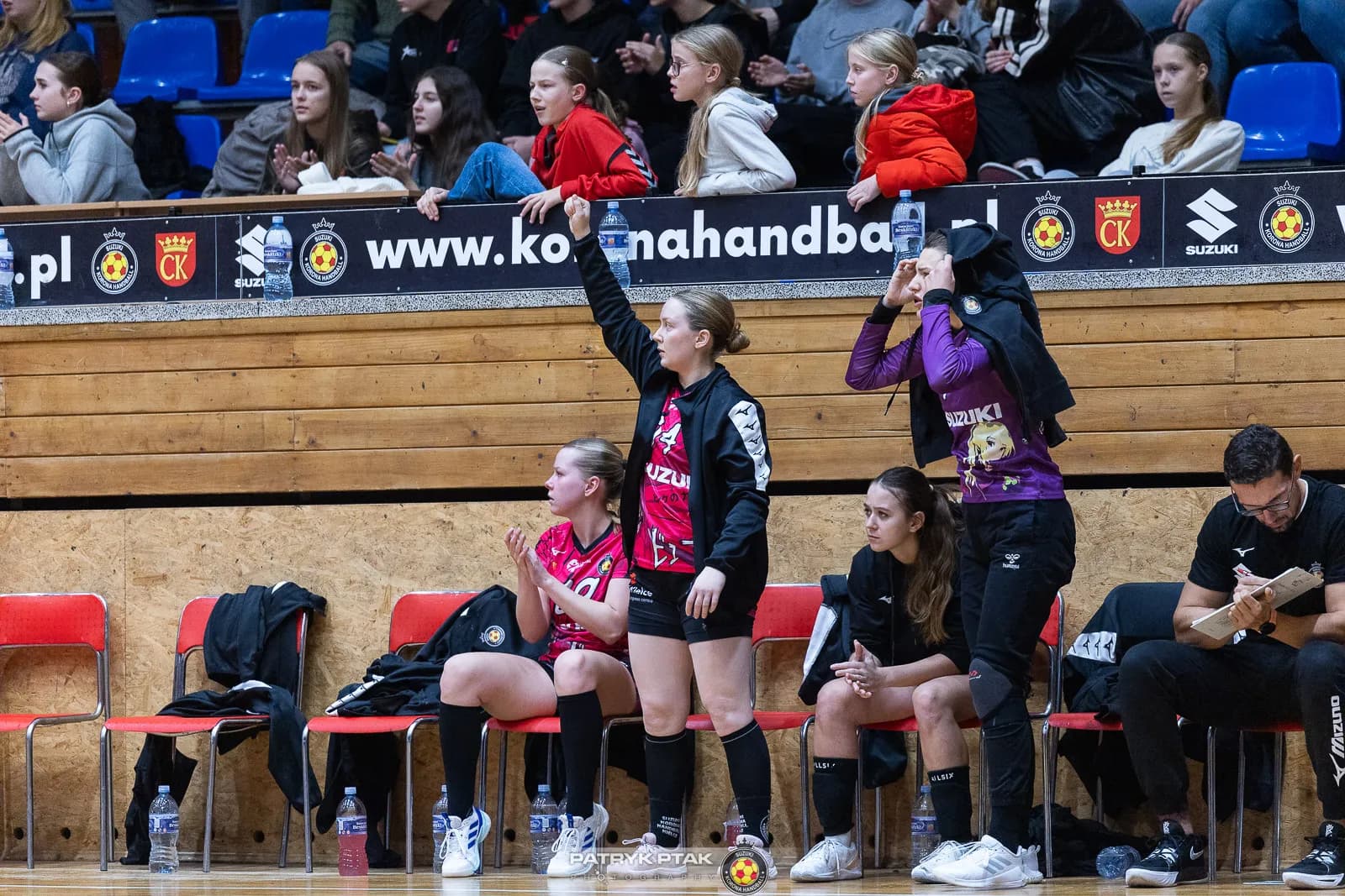 Galeria zdjęć z meczu Suzuki Korona Handball -Elmas-KPS APR Radom,   📷fot. Patryk Ptak