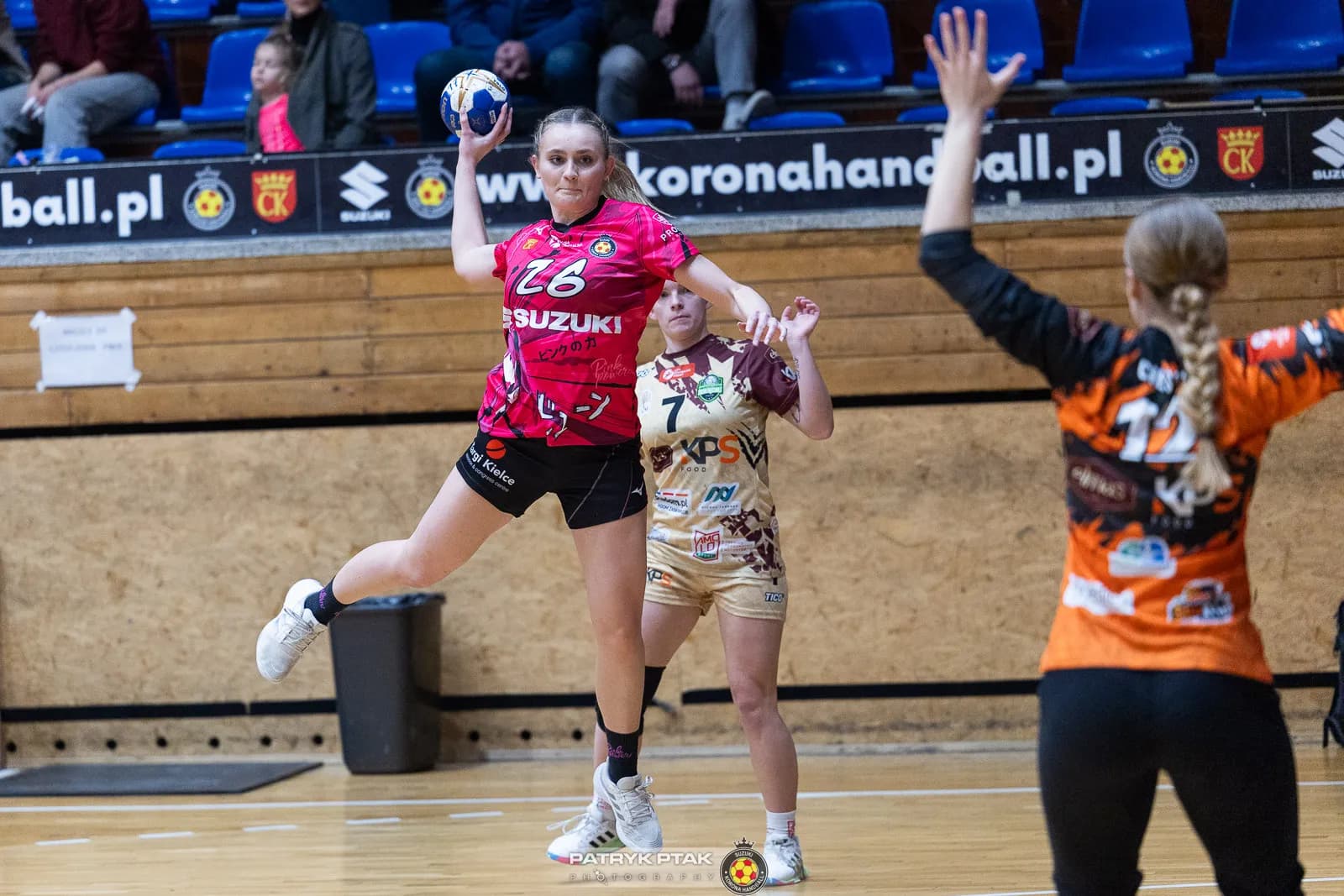Galeria zdjęć z meczu Suzuki Korona Handball -Elmas-KPS APR Radom,   📷fot. Patryk Ptak