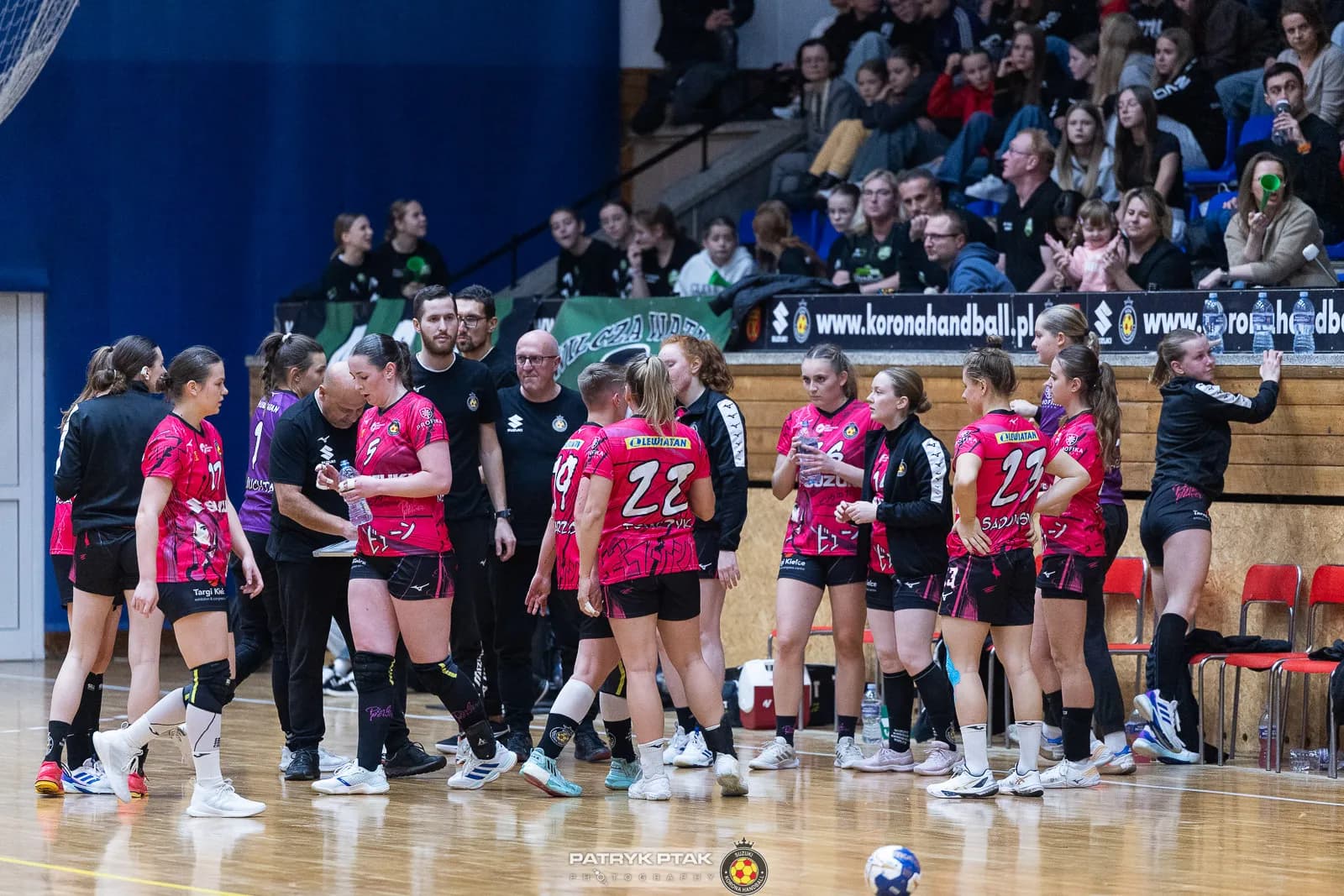 Galeria zdjęć z meczu Suzuki Korona Handball -Elmas-KPS APR Radom,   📷fot. Patryk Ptak
