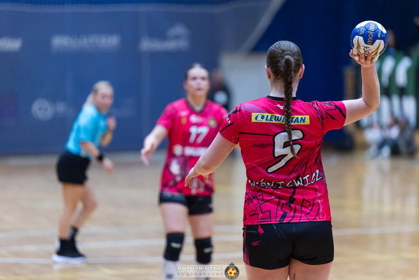 Galeria zdjęć z meczu Suzuki Korona Handball -Elmas-KPS APR Radom,   📷fot. Patryk Ptak