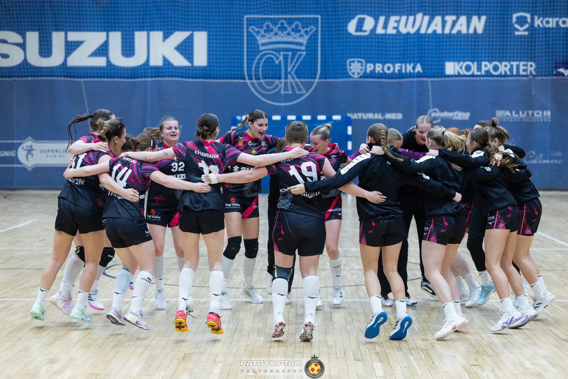 Zdjęcia z meczu Suzuki Korona Handball Kielce – MTS Żory