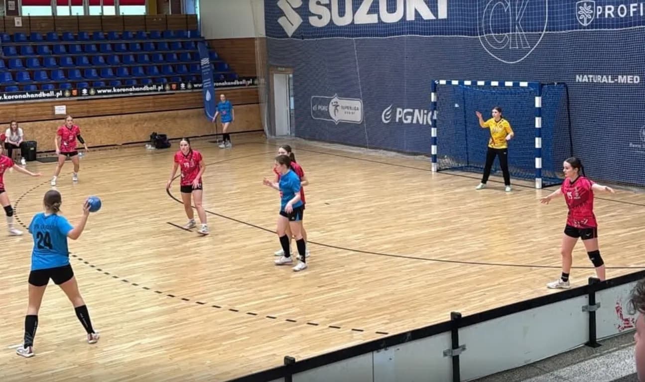 Rekord bramek i awans juniorek młodszych w efektownym stylu
