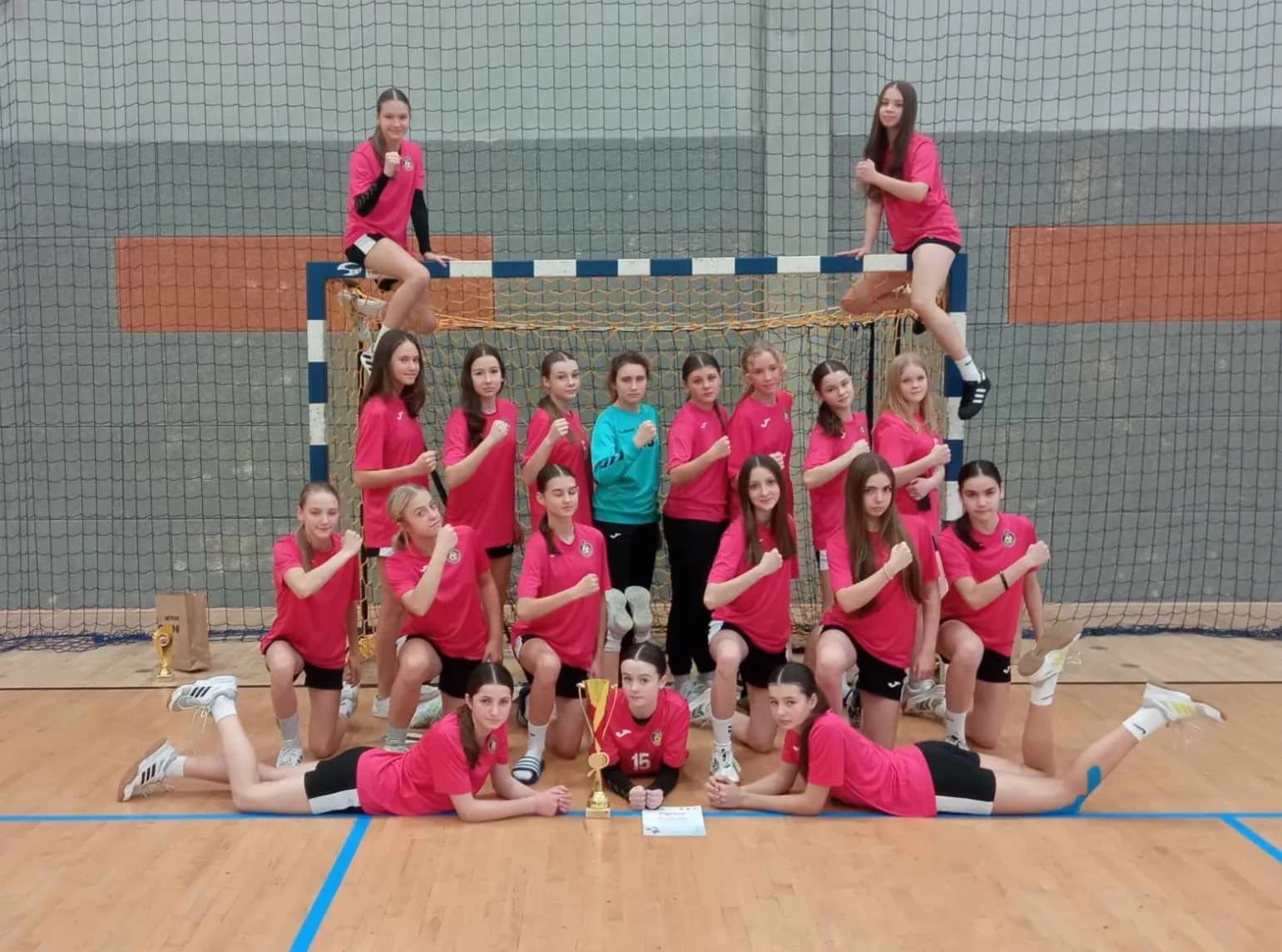 Młodziczki najlepsze w turnieju w Kielcach