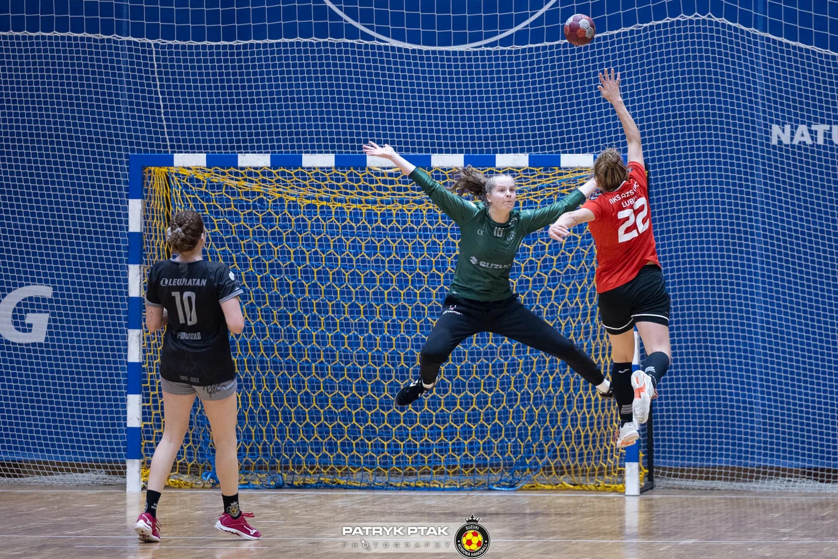 Juniorki młodsze grają w Kielcach o Puchar Prezesa stowarzyszenia Korony Handball