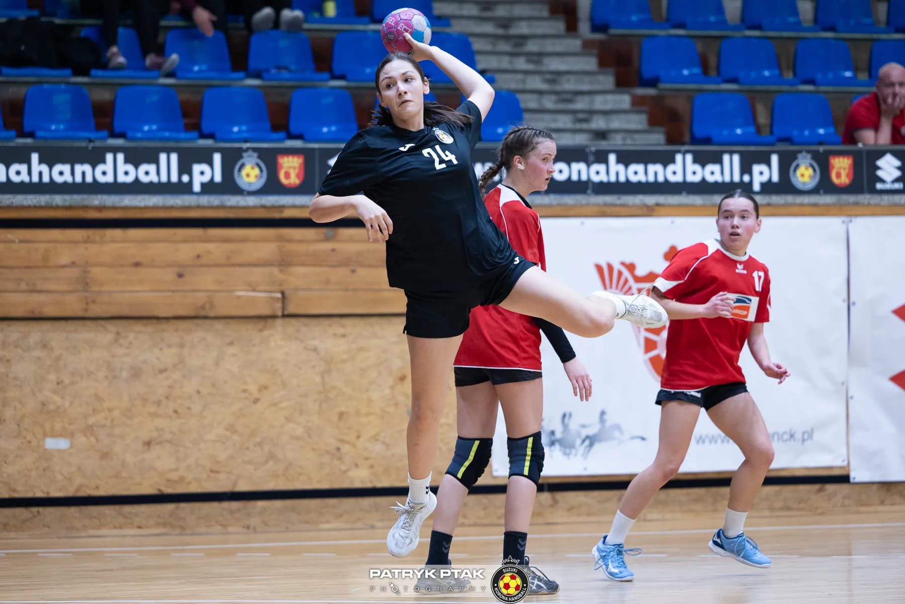Juniorki młodsze: Korona Handbal Kielce vs. SPR Olkusz
